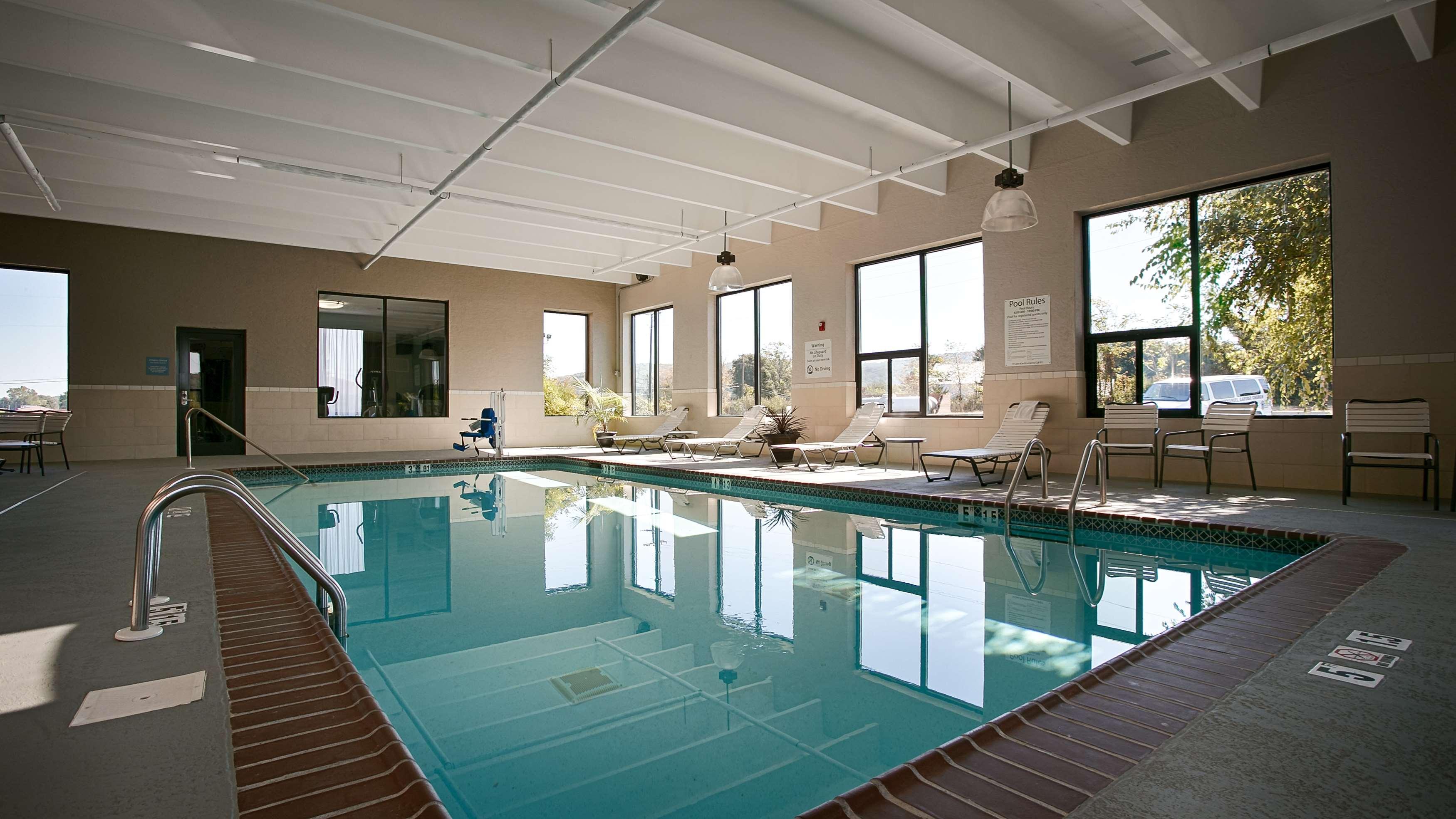 Best Western Lake Cumberland Inn Monticello Buitenkant foto
